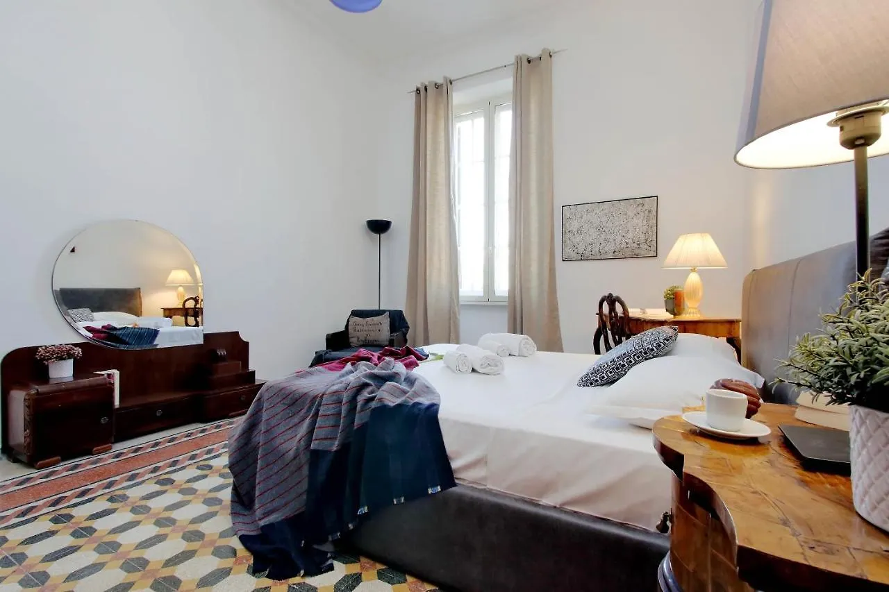 4Bnb - Tiberina Spacious Apartment 로마